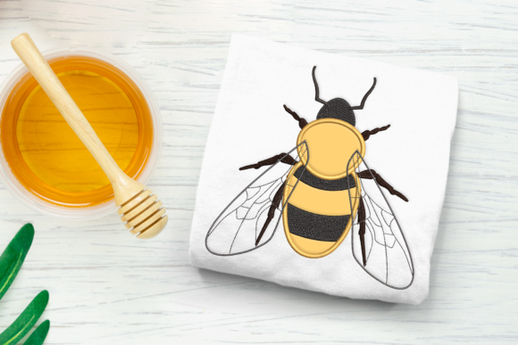 Realistic Bee Applique: A Seller’s Review